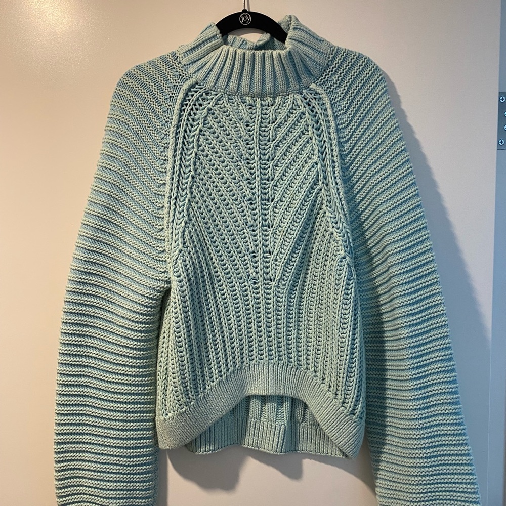 FREE PEOPLE SIZE LARGE Blue Knit Sweater